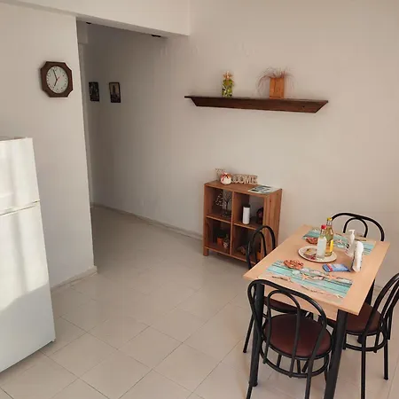 Hibiscus Appartement Afantou